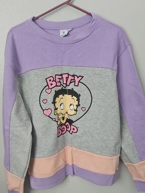 Betty Boop Woman's' Colorblock Crewneck Sweatshirt - Lavender & Gray